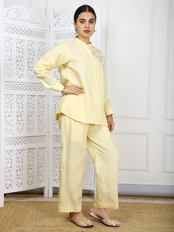 Yellow_Linen_Co_Ord_Set_Natural_Embroidered_Traditional_Outfit_For_Women
