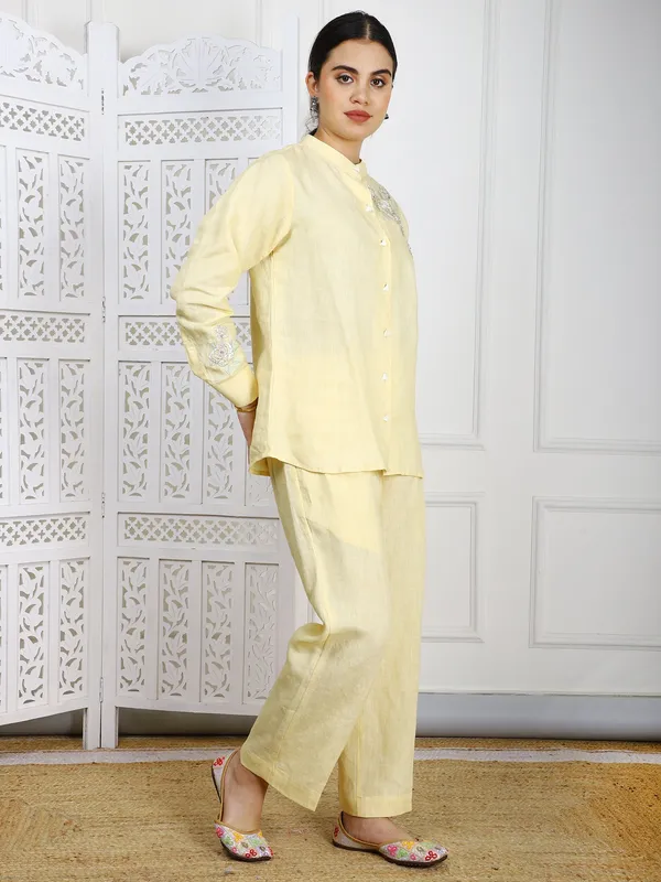 Yellow_Linen_Co_Ord_Set_Natural_Embroidered_Traditional_Outfit_For_Women