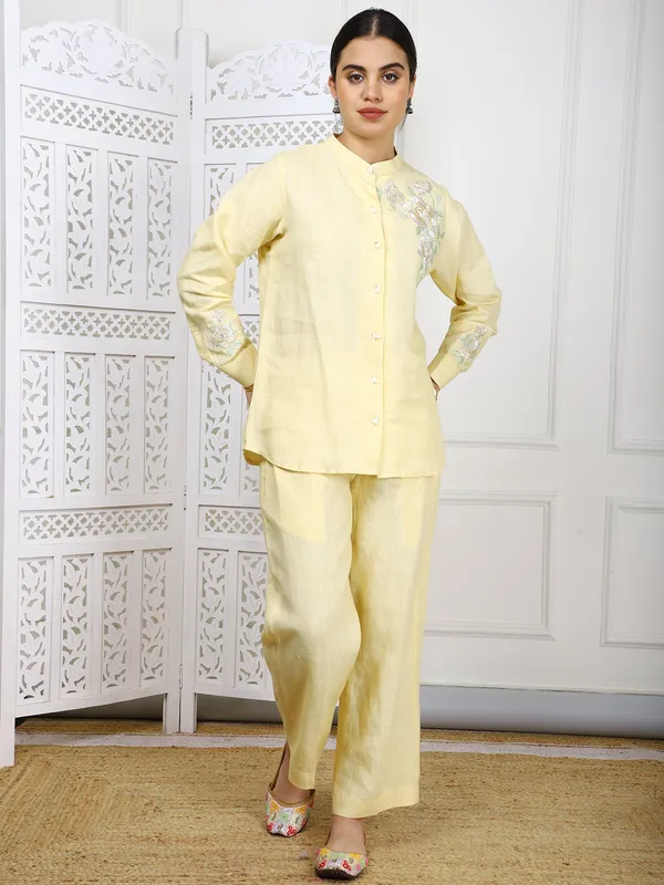 Yellow_Linen_Co_Ord_Set_Natural_Embroidered_Traditional_Outfit_For_Women