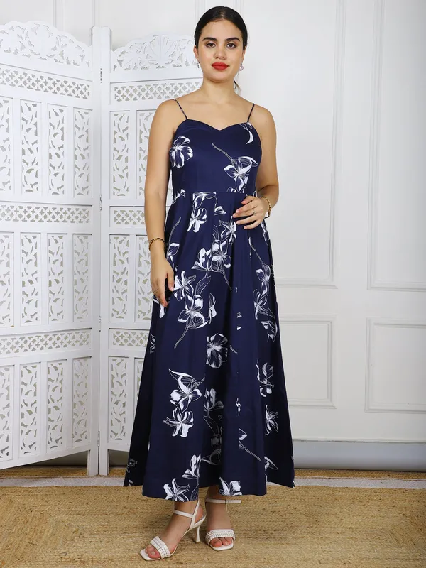 Blue_Elegant_Casual_Wear_With_Panel_Detailing_Floral_Cotton_Maxi_Dress_For_Women