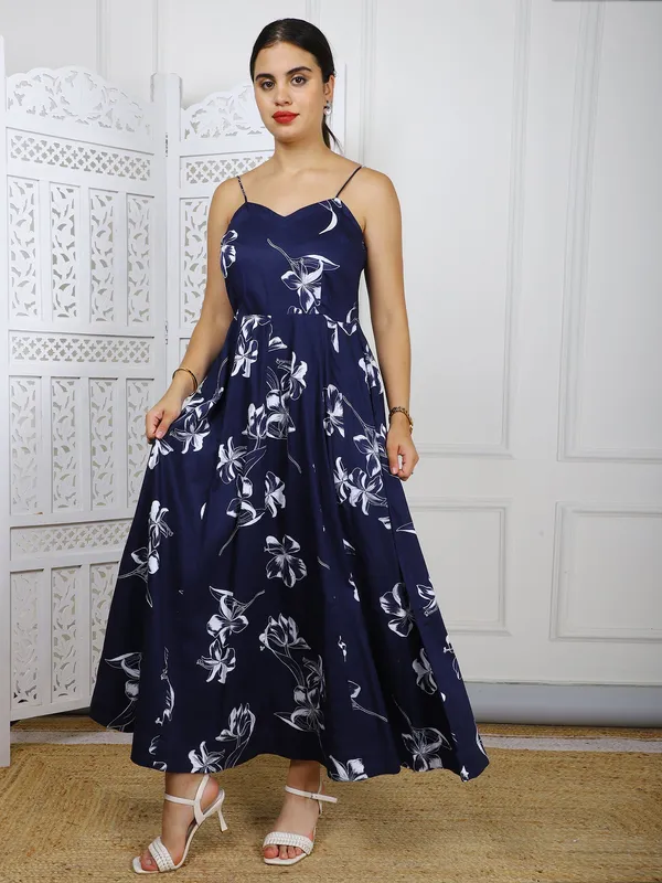 Blue_Elegant_Casual_Wear_With_Panel_Detailing_Floral_Cotton_Maxi_Dress_For_Women