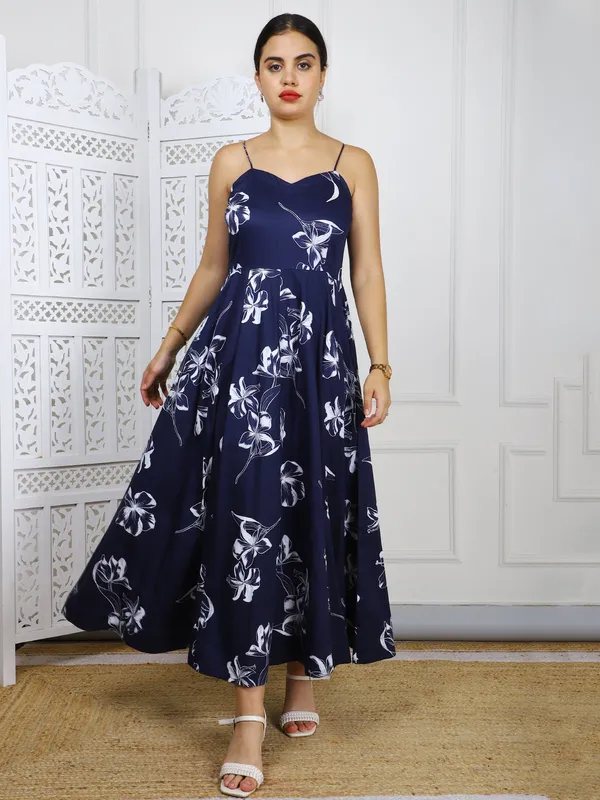 Blue_Elegant_Casual_Wear_With_Panel_Detailing_Floral_Cotton_Maxi_Dress_For_Women