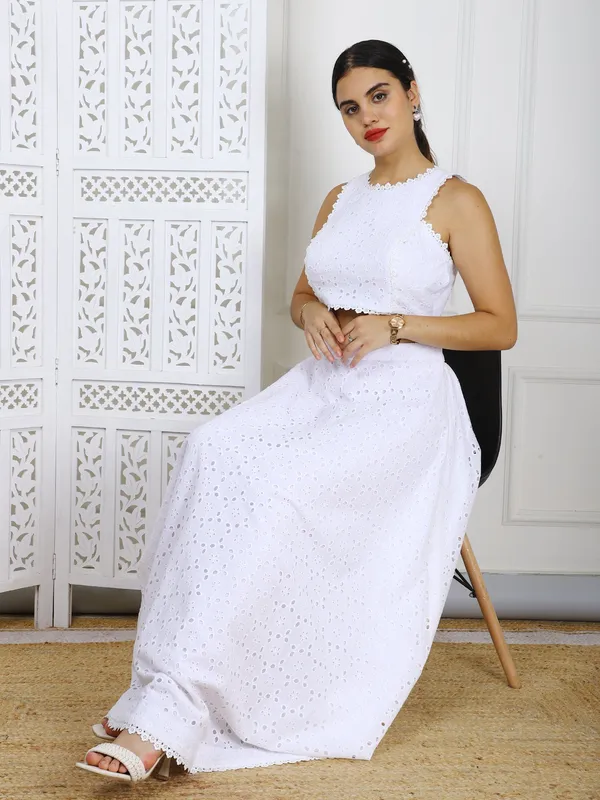 White_Cotton_Eyelet_Crop_Top_Skirt_Set_Elegant_Embroidered_Casual_Outfit_For_Women