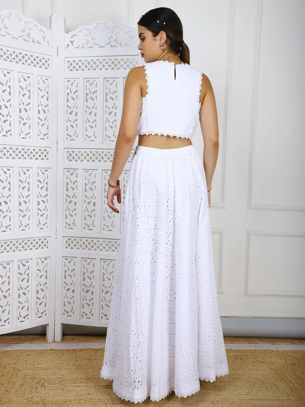 White_Cotton_Eyelet_Crop_Top_Skirt_Set_Elegant_Embroidered_Casual_Outfit_For_Women