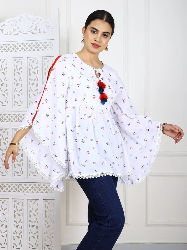White_Cotton_Printed_Flat_Top_With_Tassels_For_Women