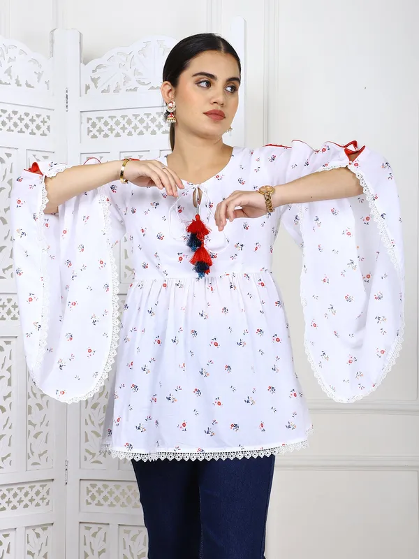 White_Cotton_Printed_Flat_Top_With_Tassels_For_Women