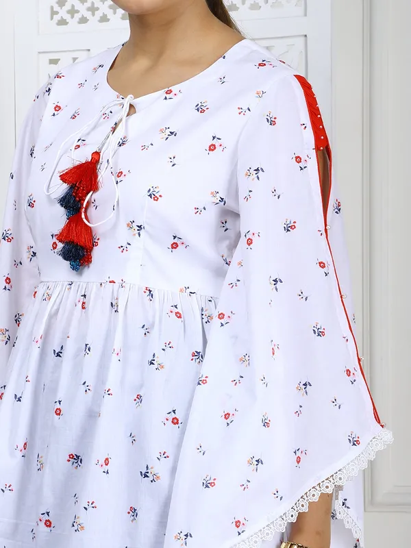 White_Cotton_Printed_Flat_Top_With_Tassels_For_Women
