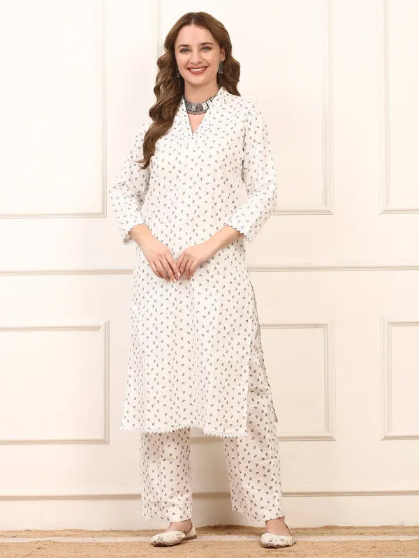 White_Floral_Cotton_Kurta_Set_With_Matching_Pants_For_Women