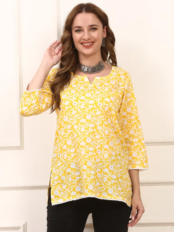 Yellow_Comfortable_Everyday_Casual_Wear_Floral_Cotton_Kurti_For_Women