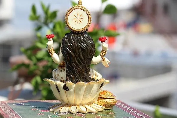 Marble_Dust_Lord_Laxmi_Ji_Murti_Statue_Idol_Laxmi_Mata_Murti_For_Home_Pooja_Gifted_Piece_Office_Decor_Good_Luck_Diwali_Idol_7_Inches