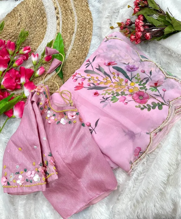 Pink_Georgette_Silk_Fabric_With_Floral_Prints_Saree