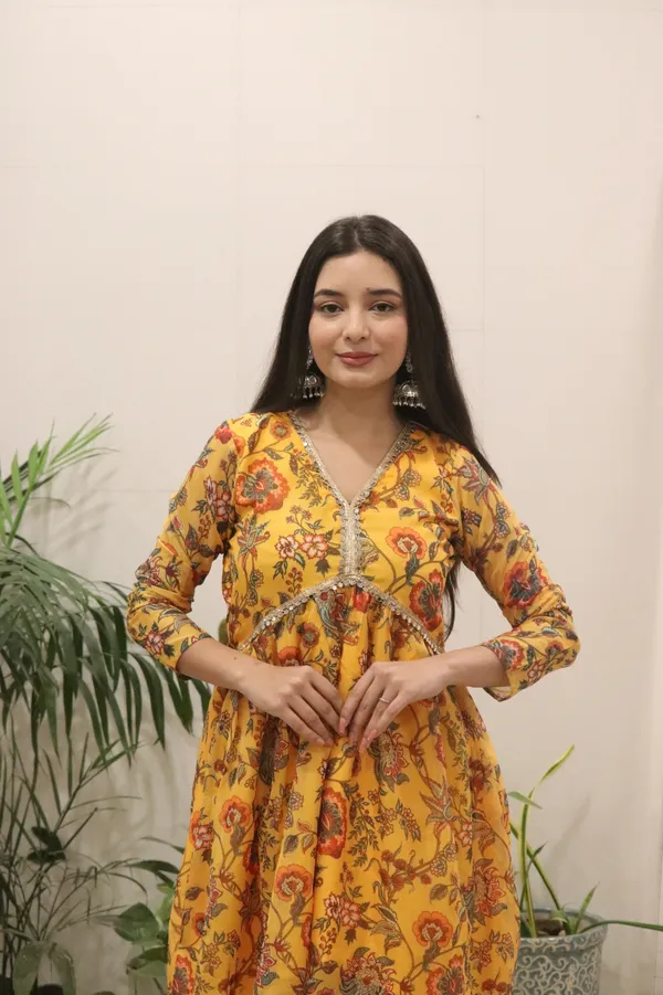 Yellow_Designer_Printed_Kurti_Pant_Set_For_Women