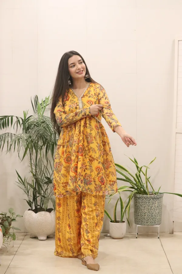 Yellow_Designer_Printed_Kurti_Pant_Set_For_Women