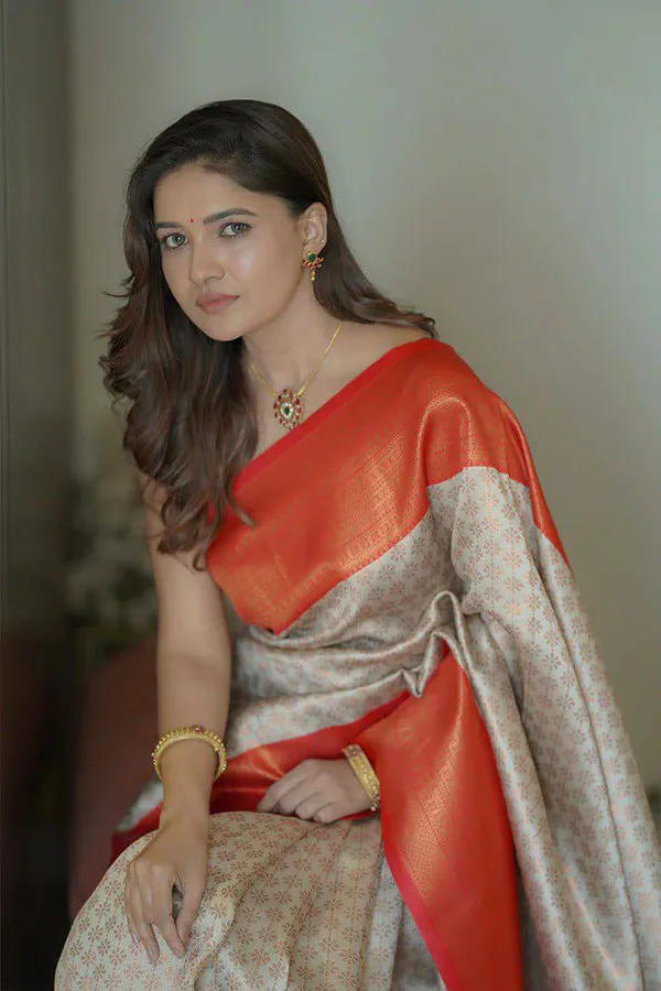 Multicolor_Beautiful_Rich_Pallu_And_Jacquard_Work_Saree