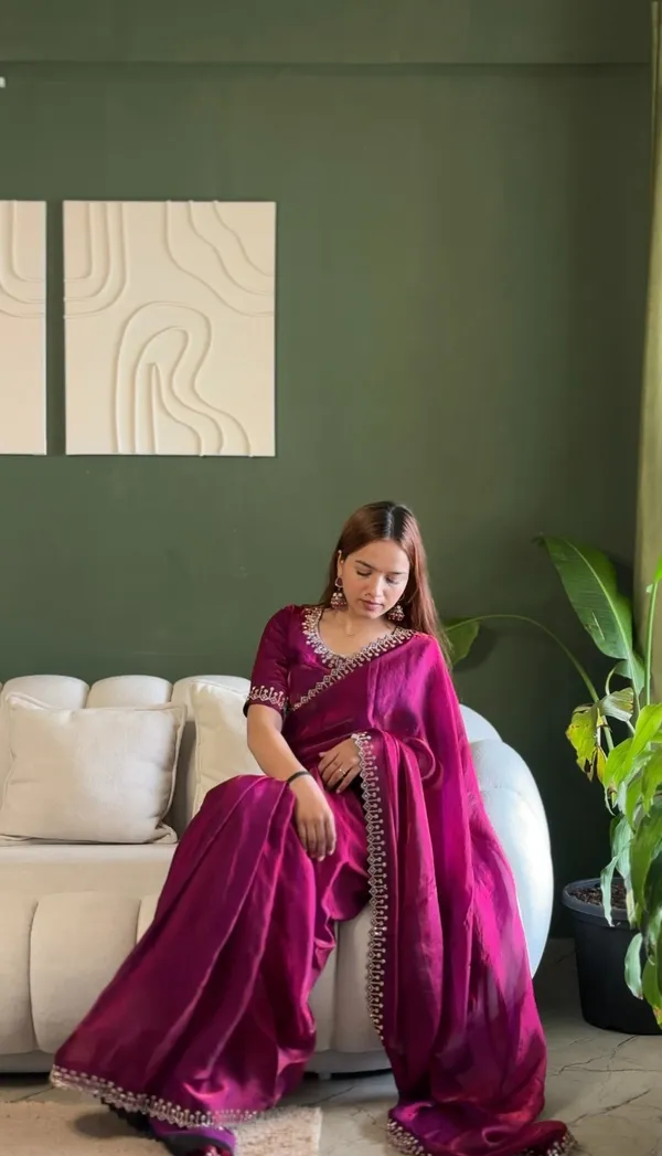 Magenta_Space_Silk_Saree_For_Women_And_Girls