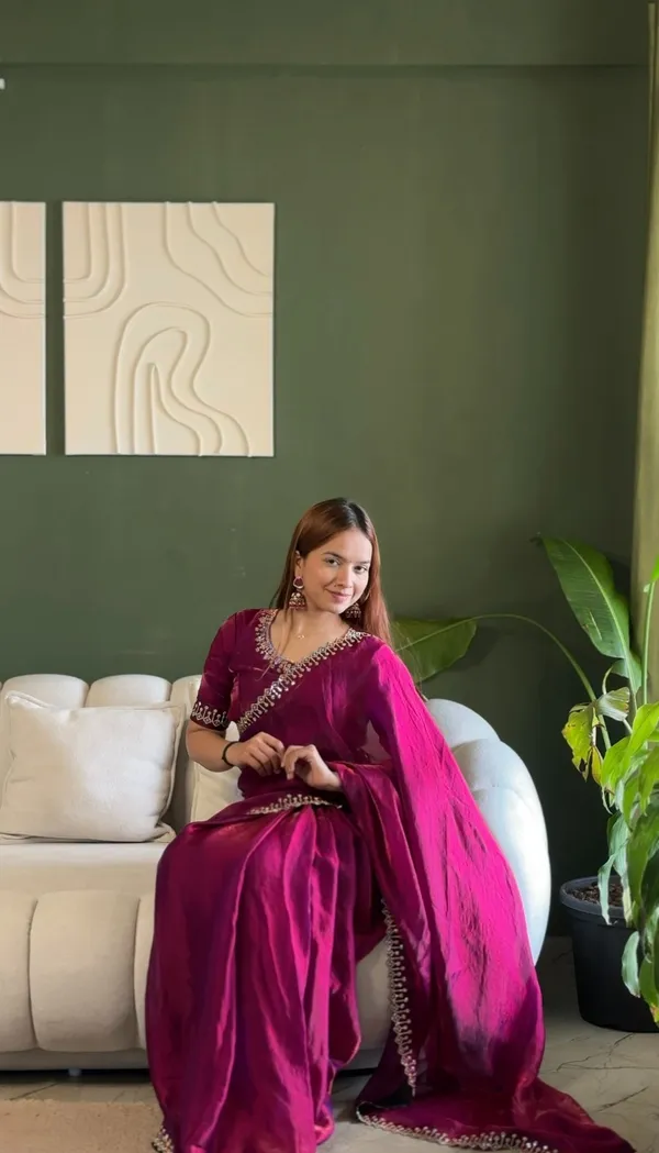 Magenta_Space_Silk_Saree_For_Women_And_Girls