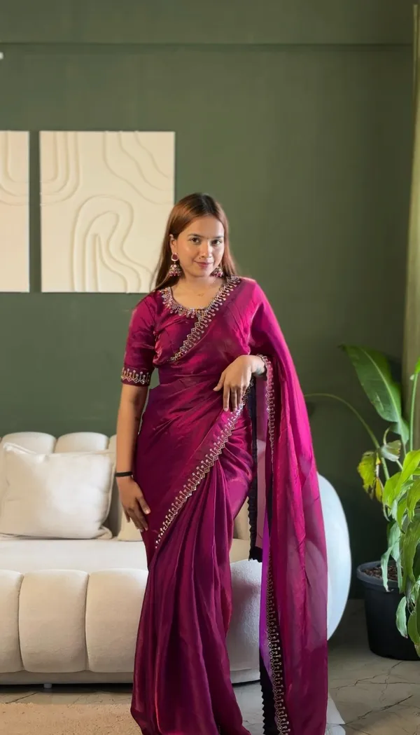Magenta_Space_Silk_Saree_For_Women_And_Girls