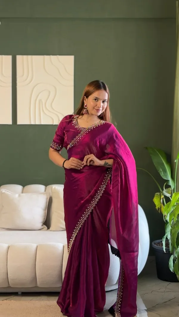 Magenta_Space_Silk_Saree_For_Women_And_Girls