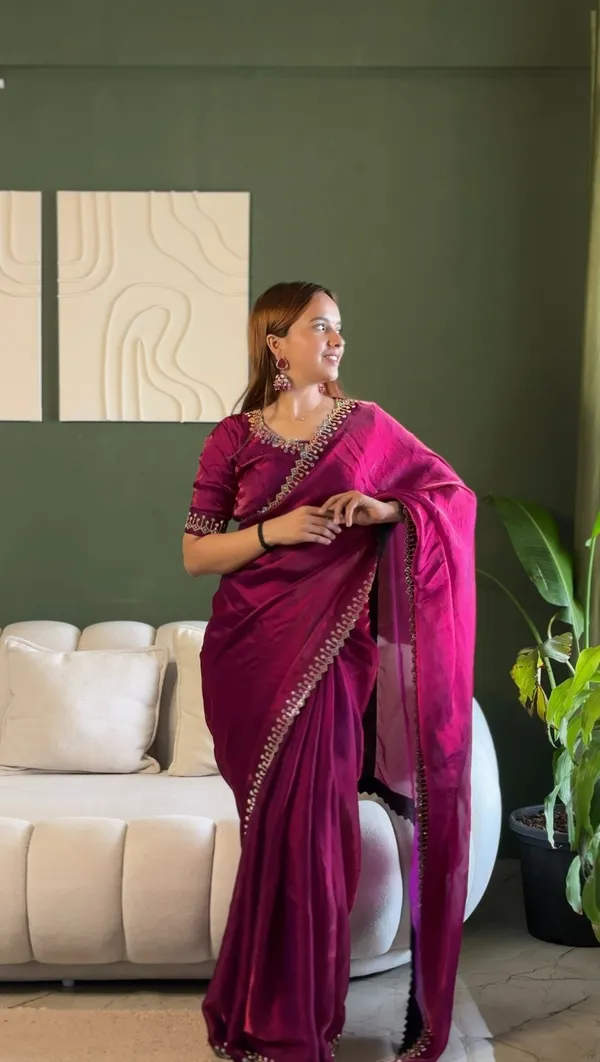 Magenta_Space_Silk_Saree_For_Women_And_Girls