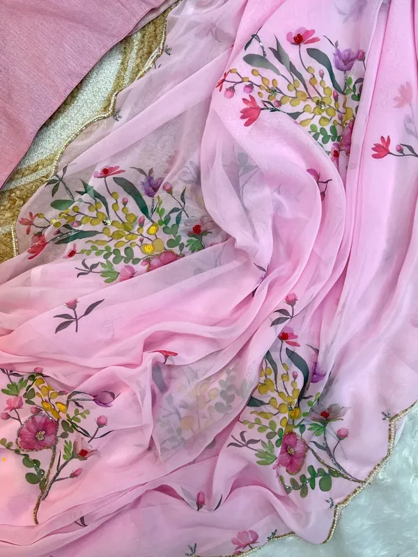 Pink_Georgette_Silk_Fabric_With_Floral_Prints_Saree