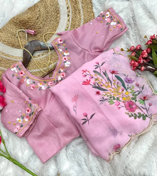 Pink_Georgette_Silk_Fabric_With_Floral_Prints_Saree