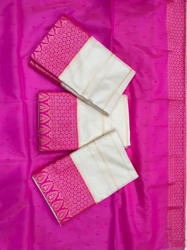 Cream_Beautiful_Rich_Pallu_And_Jacquard_Work_Saree