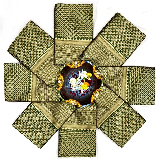 Dark_Green_Elegant_Banarasi_Silk_Saree_With_Golden_Zari_Work