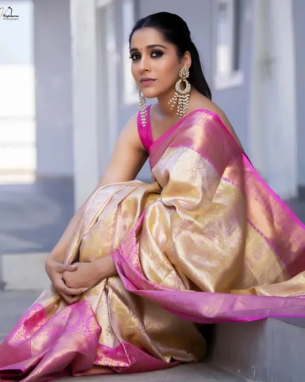 Cream_Beautiful_Rich_Pallu_And_Jacquard_Work_Saree