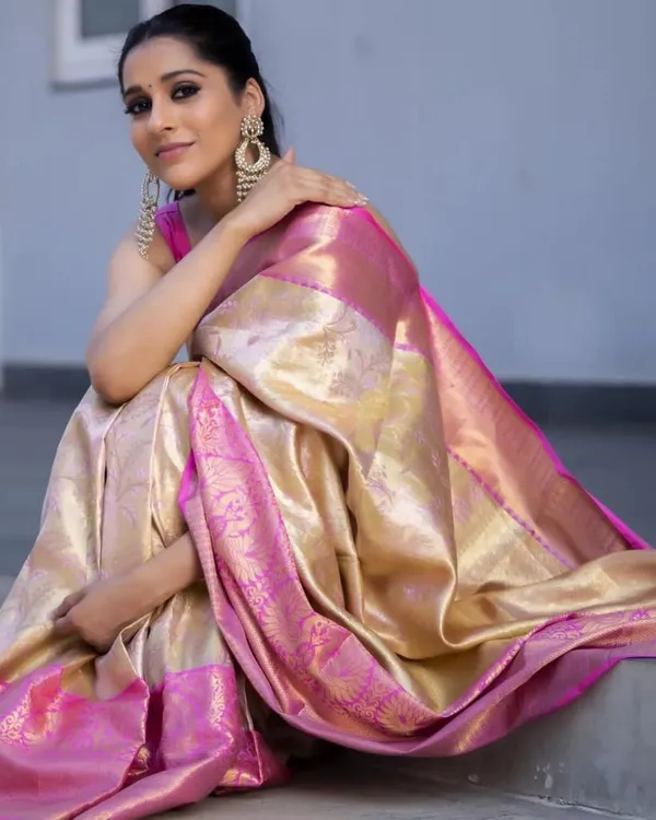Cream_Beautiful_Rich_Pallu_And_Jacquard_Work_Saree