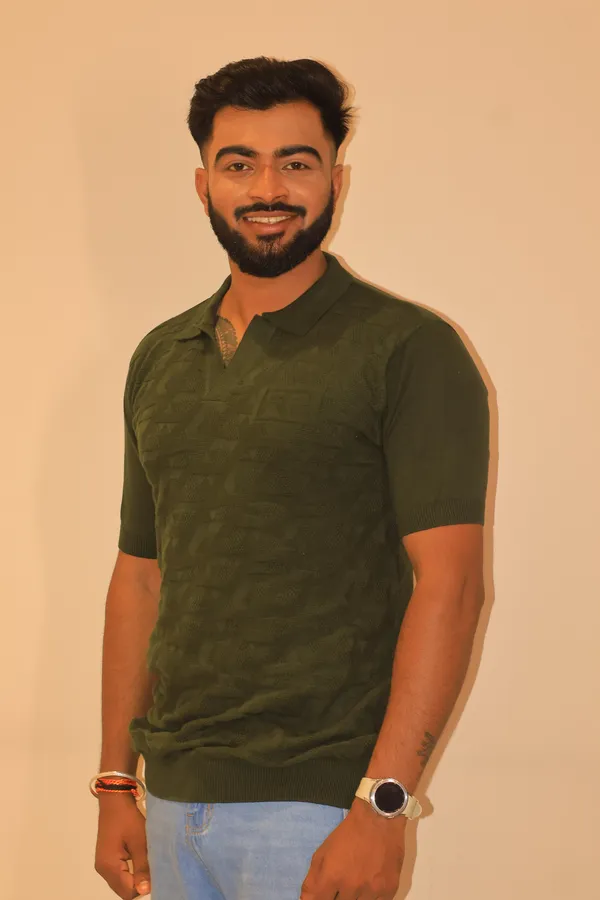 Olive_Green_Cotton_Premium_And_Elegant_T-Shirt_For_Men