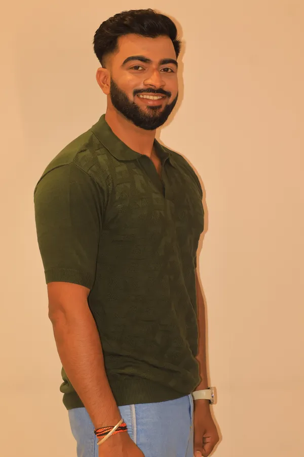 Olive_Green_Cotton_Premium_And_Elegant_T-Shirt_For_Men