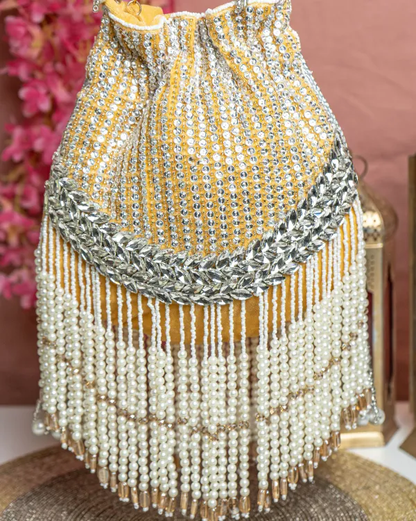 Aabha_Fringe_Potli_Bag