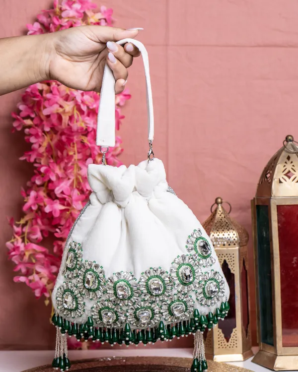 Ameera_Velvet_Emerald_Potli