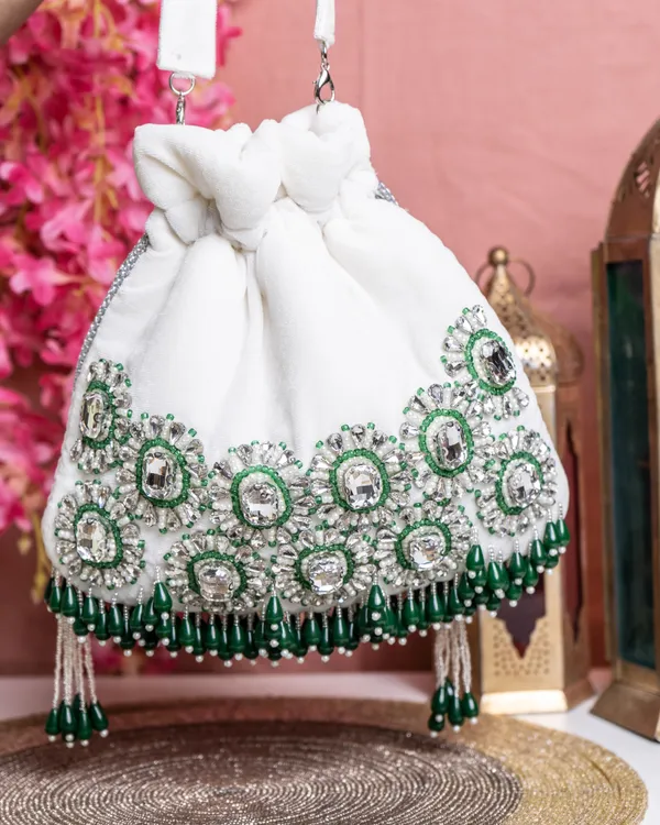 Ameera_Velvet_Emerald_Potli
