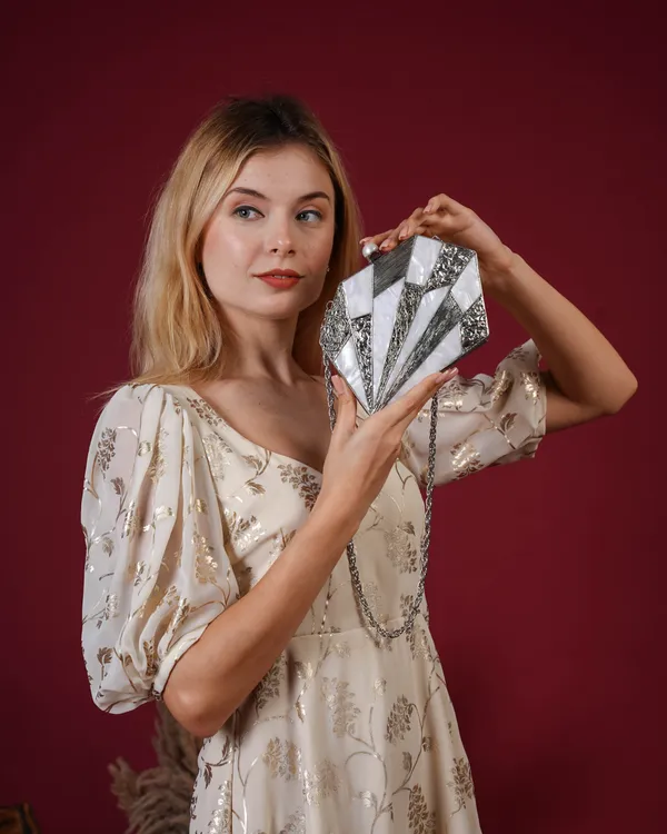 Celestara_Prism_Clutch