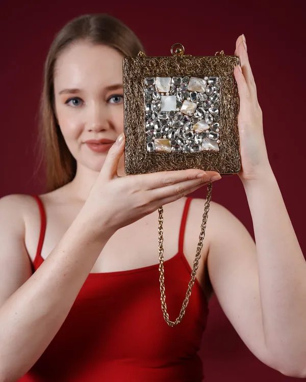 Crystal_Weave_Luxe_Clutch