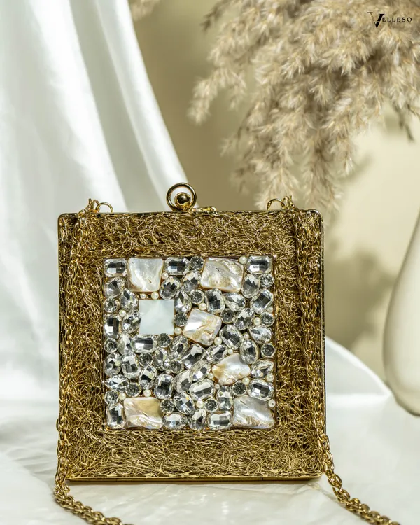 Crystal_Weave_Luxe_Clutch