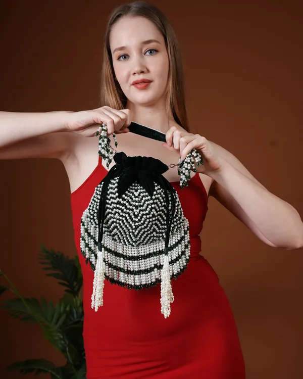 Elara_Pearl_Potli
