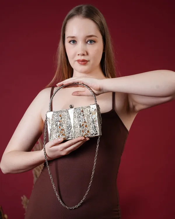 Aurielle_Gleam_Metal_Clutch