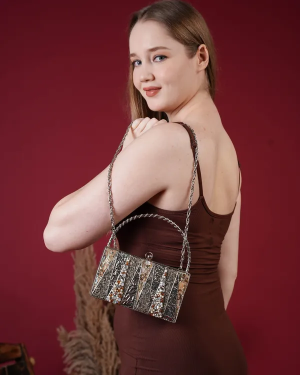 Aurielle_Gleam_Metal_Clutch
