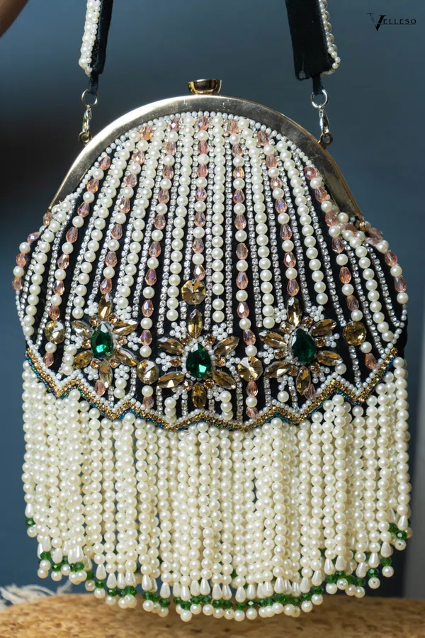 Mahira_Royale_Pearl_Frame_Bag