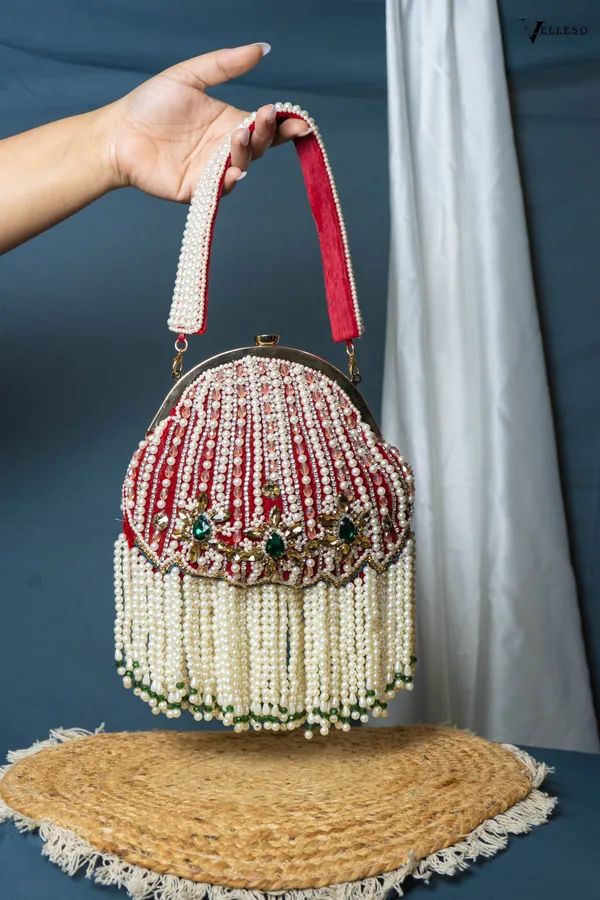 Mahira_Royale_Pearl_Frame_Bag