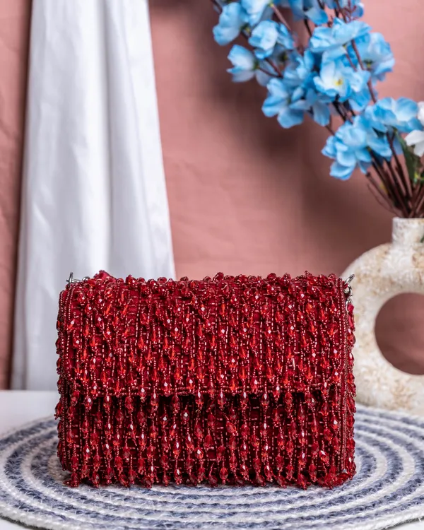 Noir_Cascade_Beaded_Purse_–_Velleso_Luxe_Edit