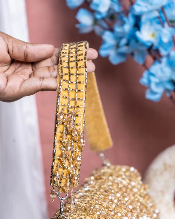 Noir_Cascade_Beaded_Purse_–_Velleso_Luxe_Edit