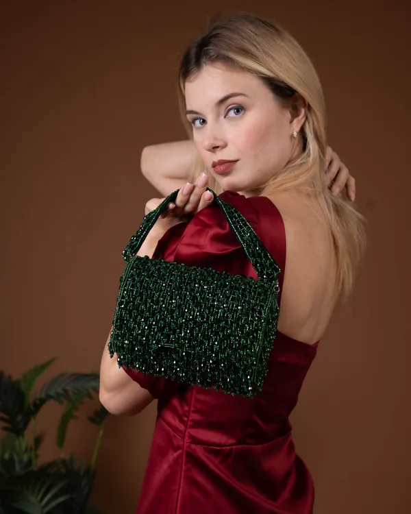 Noir_Cascade_Beaded_Purse_–_Velleso_Luxe_Edit