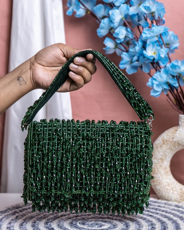 Noir_Cascade_Beaded_Purse_–_Velleso_Luxe_Edit