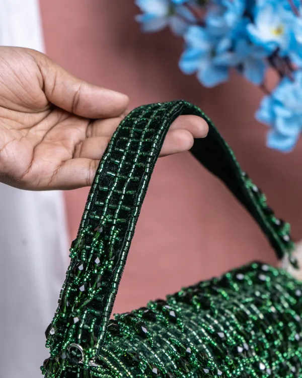 Noir_Cascade_Beaded_Purse_–_Velleso_Luxe_Edit