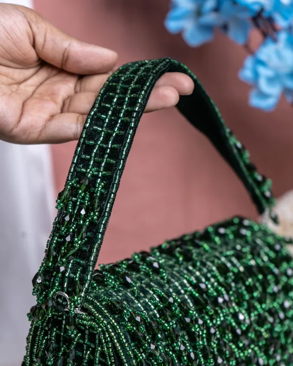 Noir_Cascade_Beaded_Purse_–_Velleso_Luxe_Edit