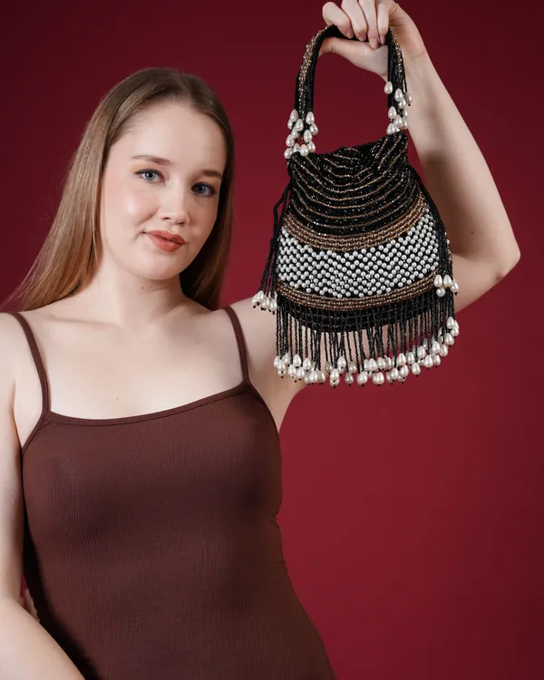 Seraphina_Gleam_Potli_–_Pearl_Drop_Embellished_Bag