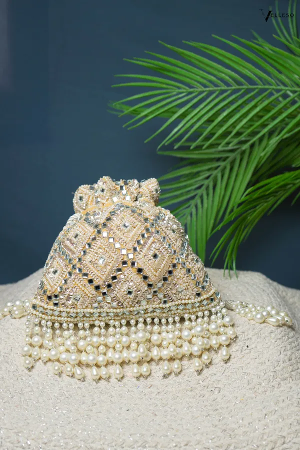 Seraphine_Soft_champagne_gold_Pearl_Potli